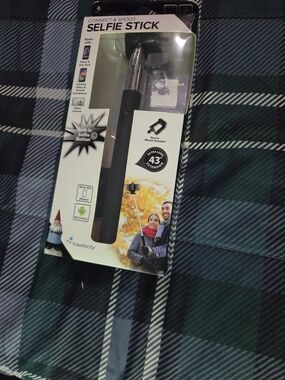 Velocity Black Selfie Stick